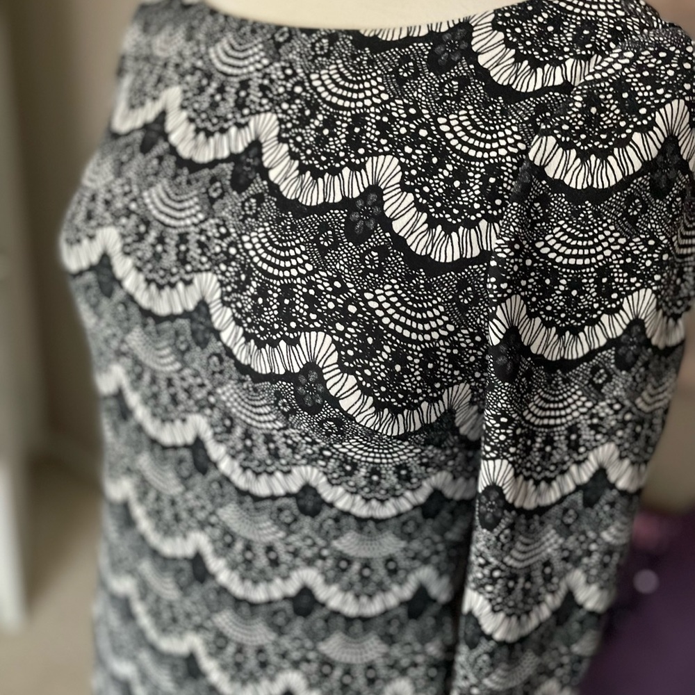 Laura Petites Black and White Scalloped Print Long Sleeve Midi Dress Size 4 - Picture 13 of 14